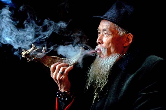 烟雾缭绕时光逝.jpg